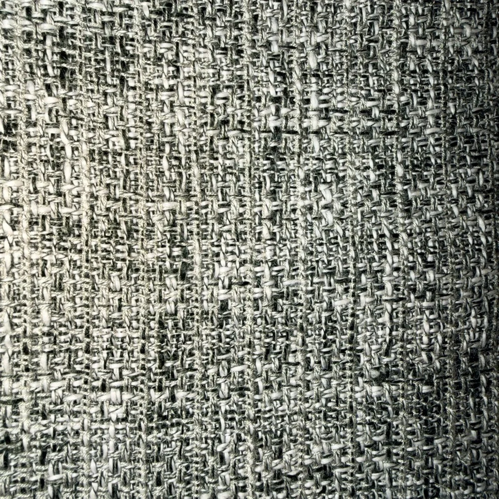 Banana Republic NWT Gray Tweed Mini Skirt With Zip Detailed